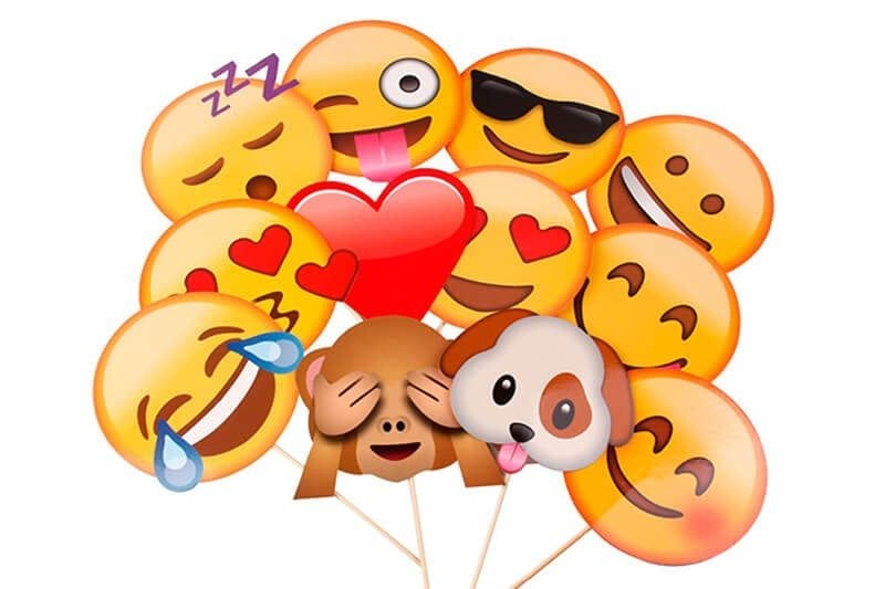 סט 12 אביזרי אמוג'י לצילום