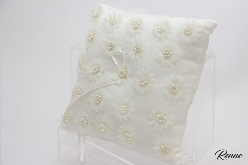 כרית לטבעות פרחי פנינים