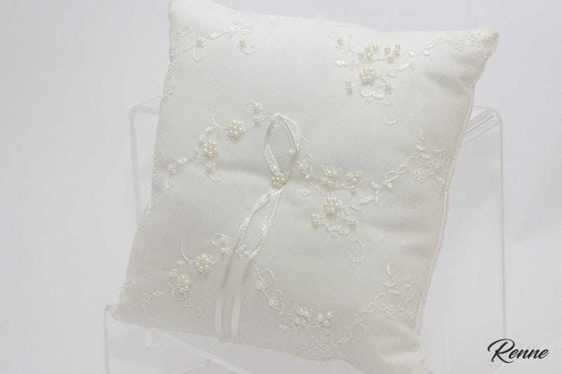 כרית לטבעות עיטורים